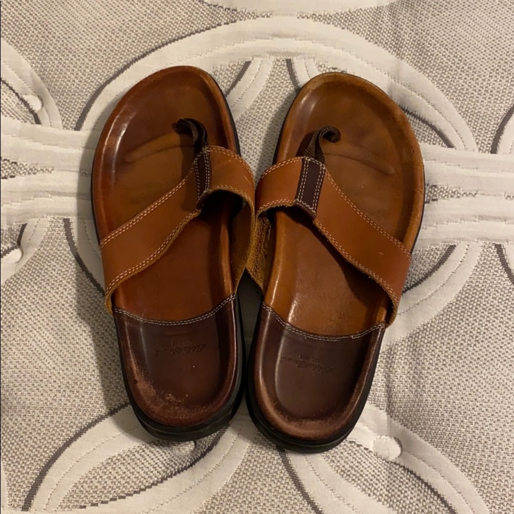 Eddie Bauer men’s leather flip flops